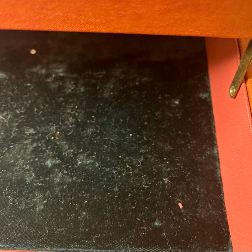 Elegant Vintage Brown Faux Leather Jewelry Box & Green Velvet Lining - Picture 8 of 16